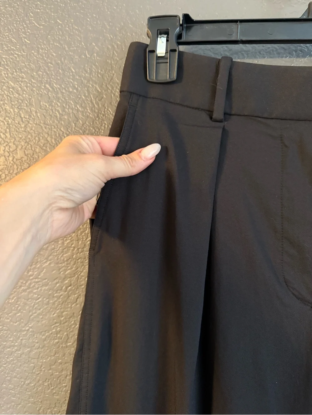 LULULEMON • Pleat-Front High-Rise Trouser Regular Black size 6 wide leg W5GQ3S